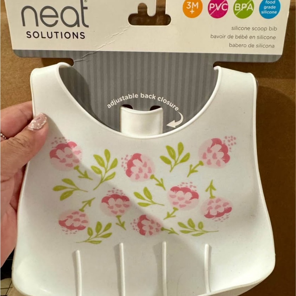 Neat Solutions Silicone Bib - Floral Design